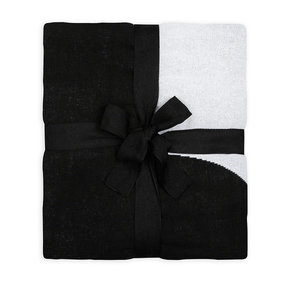 DISNEY Mickey Mouse Icon "LOVE" Tapestry Throw 60” x 72” - Picture 7 of 10